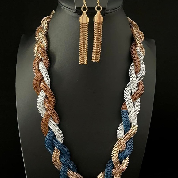 Paparazzi Dazzling Silver Filigree Earrings - Picture 6 of 12